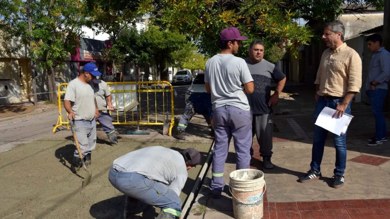 La Municipalidad desplegó sus tareas en barrio Roca