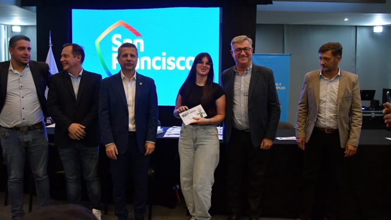 Se entregaron las tarjetas de débito a 110 jóvenes beneficiarios del PPP