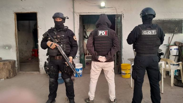 Frontera: PDI allanó cuatro viviendas y secuestró un arma y marihuana