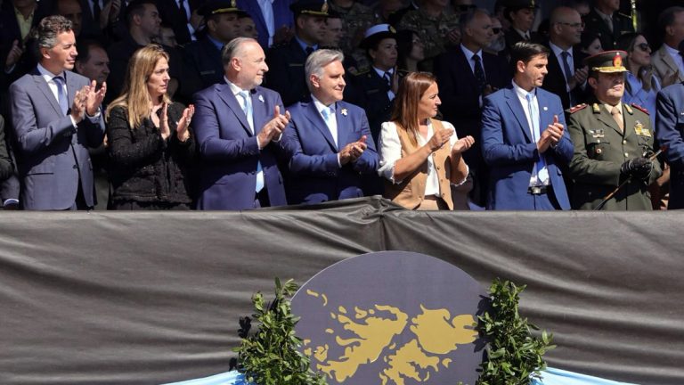 En Villa María, la Provincia homenajeó a los veteranos y caídos en Malvinas