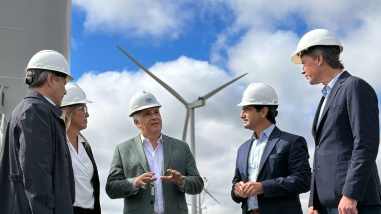 Córdoba estrena el parque eólico con los aerogeneradores más grandes de Argentina