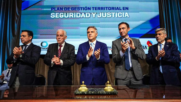 Llaryora presentó los nuevos distritos policiales y judiciales de la ciudad de Córdoba