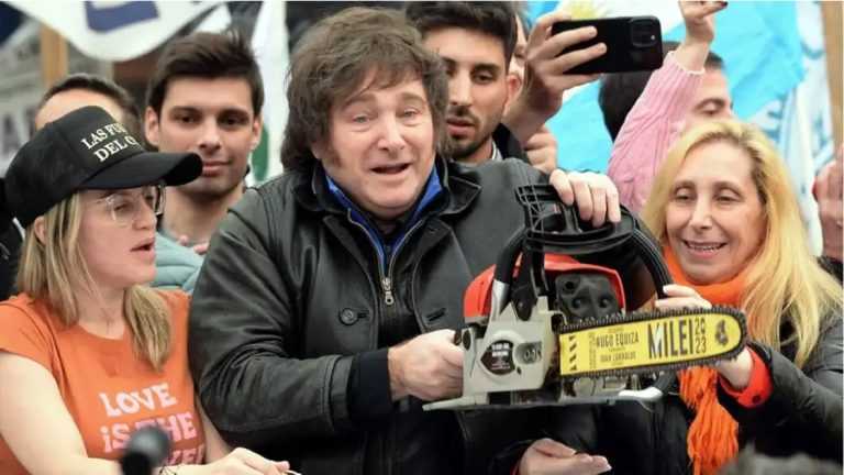 Yo soy el Rey o el León y el Viejo Sistema