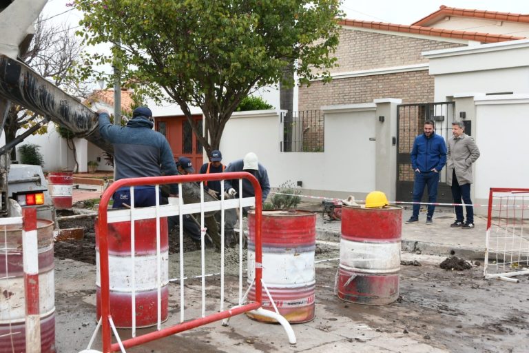 Bernarte supervisó el avance de la 10º etapa de bacheo en la ciudad