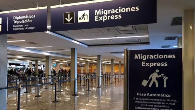 El Gobierno oficializó por DNU una profunda reforma migratoria con fuertes restricciones