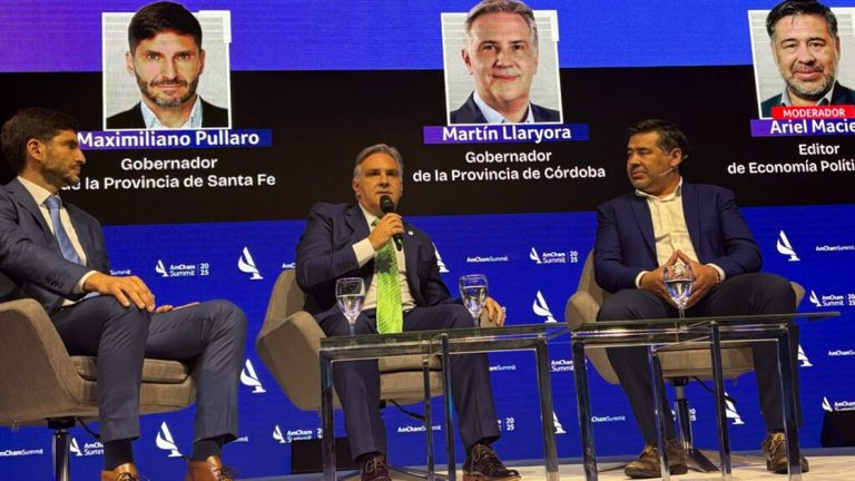 Llaryora disertó en AmCham Summit 2025