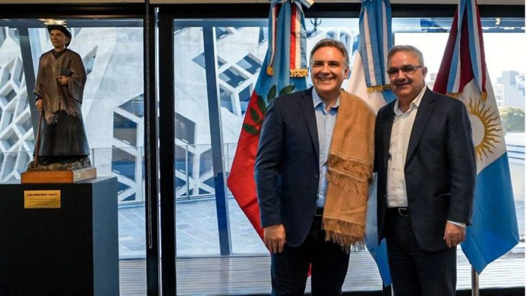 Llaryora recibió al gobernador de Catamarca Raúl Jalil