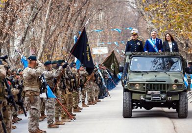 En Colonia Caroya, Llaryora encabezó el desfile cívico-militar en conmemoración del 9 de Julio