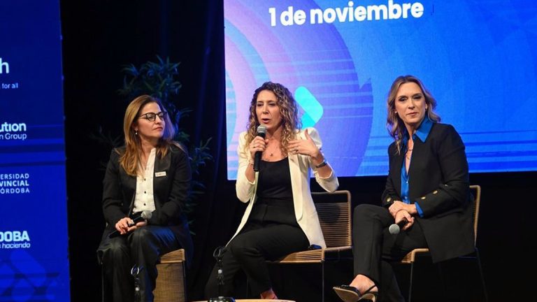 La Provincia lanzó el programa Córdoba Crea Futuro: Ofrece 10.000 becas de formación tecnológica
