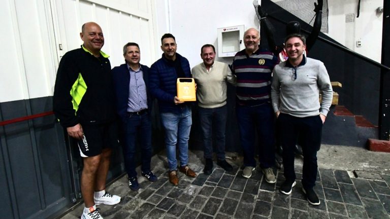 Ciudad cardio protegida: municipalidad entregó un nuevo DEA, esta vez para Club El Tala