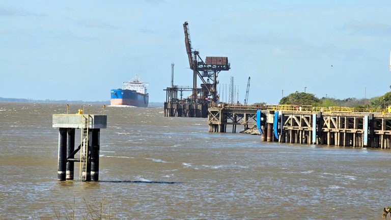 Córdoba y Santa Fe fortalecen su integración logística para potenciar la Hidrovía Paraná–Paraguay