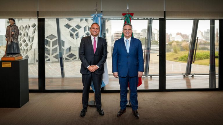 Llaryora recibió al embajador de Portugal en Argentina