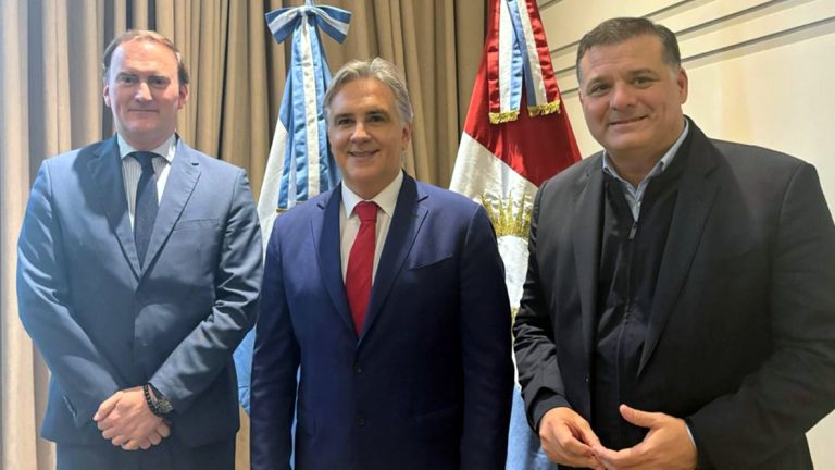 Avanzan las gestiones para la concreción de un vuelo directo entre Córdoba y Montevideo