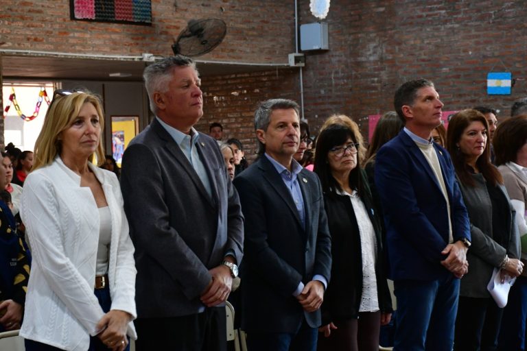 Bernarte presidió el acto por el Día del Maestro en la ciudad