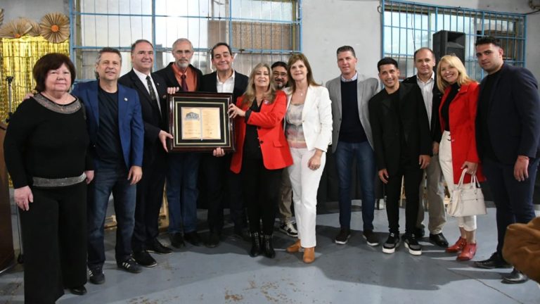 Bernarte participó del acto por los 90 años de la EFO y firmó un convenio para la construcción de 3 aulas