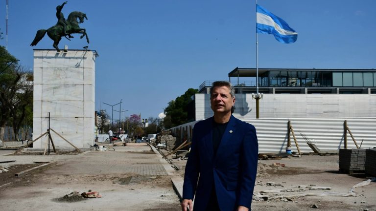 Refuncionalización de la Plaza Cívica: la obra tiene un 80 % de avance