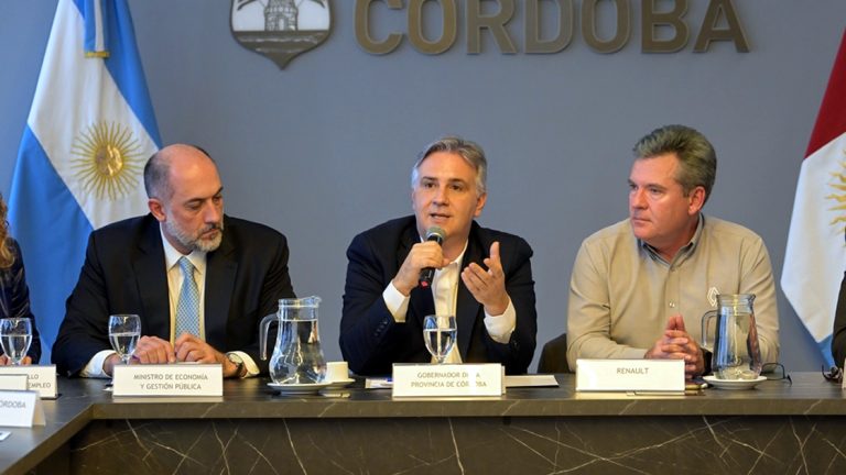 Córdoba hub exportador de vehículos: Llaryora recibió a directivos de Renault