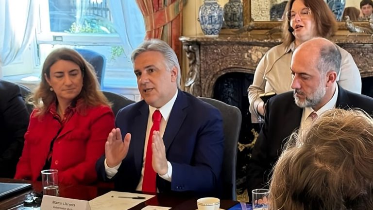 En Londres, Llaryora celebró el respaldo internacional a la solidez financiera de Córdoba