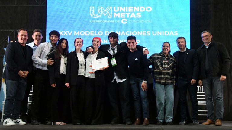 Eslovaquia de la EESOPI 3002 de Zenón Pereyra fue la delegación destacada del XXV Modelo de Naciones Unidad
