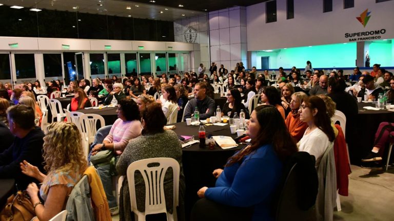 Más de 200 emprendedores se capacitaron en un encuentro regional