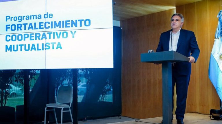Llaryora: “Defender el cooperativismo y el mutualismo es defender el interior profundo de la Argentina”