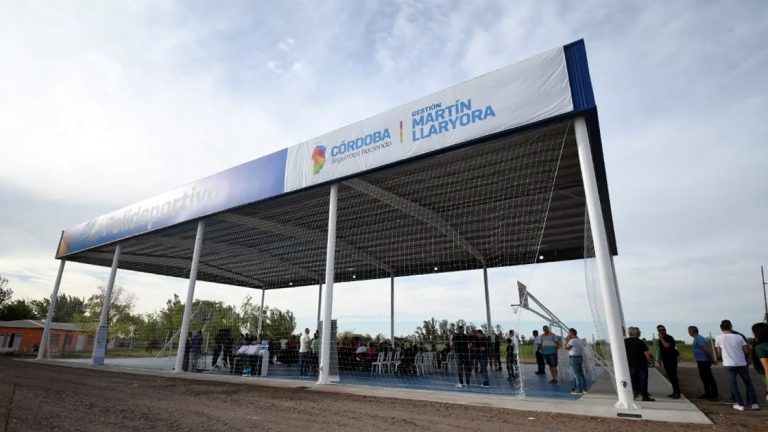 Llaryora y Bernarte inauguraron el nuevo Polideportivo Social en barrio San Cayetano