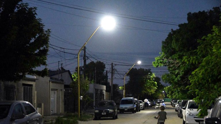 Con la habilitación en barrio Vélez Sarsfield San Francisco amplía su cobertura con luminarias LED
