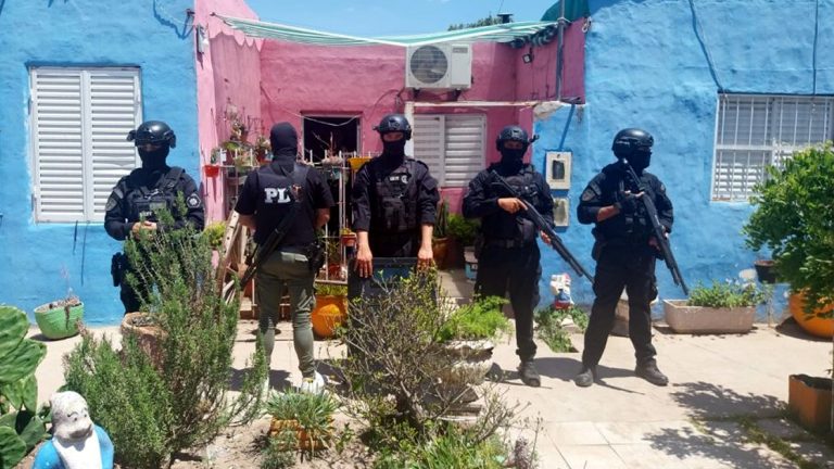 PDI detuvo a dos mujeres por microtráfico en Josefina: secuestraron cocaína, marihuana y dinero en efectivo