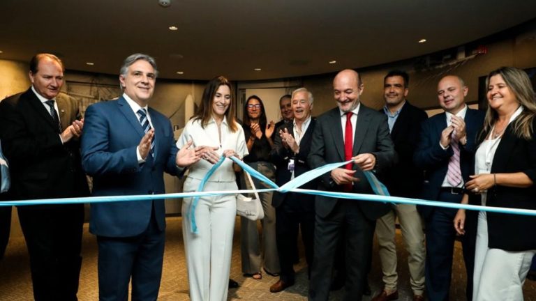 Llaryora participó de la inauguración de la sede de la Cámara de Comercio Exterior de Córdoba