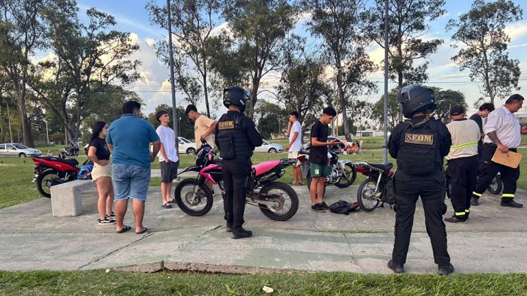 Operativo de Seguridad Vial en Av. Cervantes: retuvieron cinco motovehículos