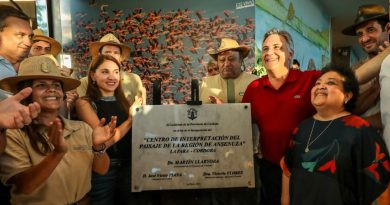 Llaryora encabezó la inauguración del Centro de Interpretación del Paisaje de la región de Ansenuza