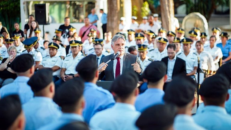 Llaryora anunció la incorporación de 575 miembros al Servicio Penitenciario en 2026