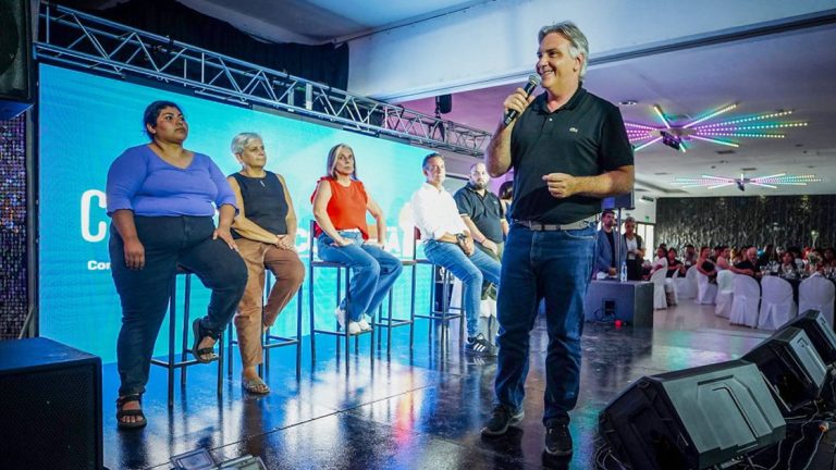 Programa Cimientos: Llaryora destacó el trabajo cooperativo y el aporte de las mujeres
