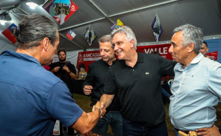 Llaryora participó anoche del cierre del Festival del Humor la Buena Mesa y la Canción