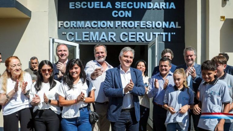 Freyre: Llaryora inauguró la primera Escuela Secundaria con Formación Profesional en Industrialización de Productos Lácteos del país