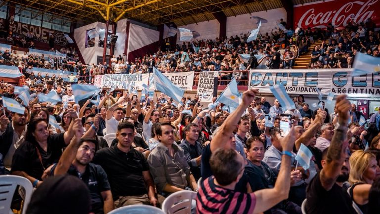 Con presencia cordobesa y sin Dante Gebel, el espacio que impulsa su candidatura realizó un acto en Lanus