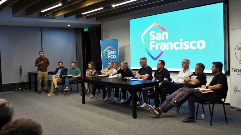 Bernarte recibió inquietudes de vecinos de distintos barrios de la ciudad
