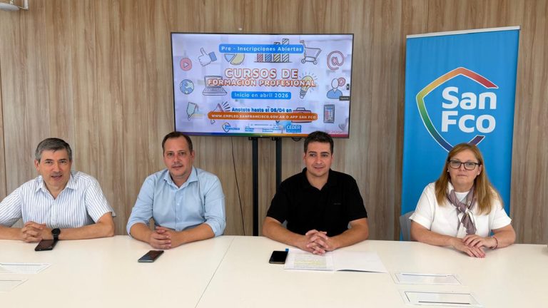 La Oficina Móvil de Empleo llega a barrio 20 de Junio