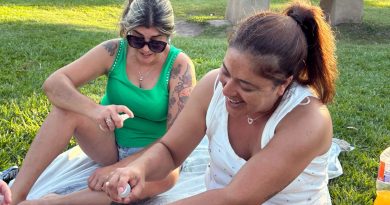 Lucha contra el dengue: La Secretaría de Salud distribuyó repelente contra mosquitos en el centro de la ciudad