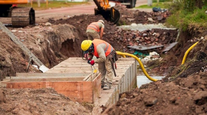 Avanza la obra de desagües pluviales en barrio Parque