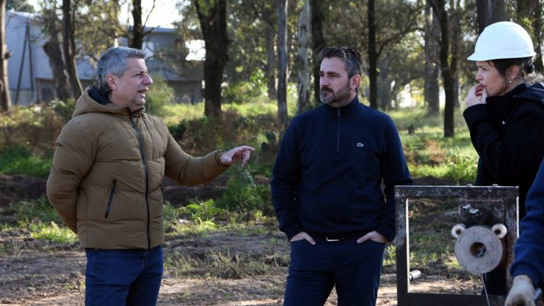 Con sus primeras calles pavimentadas avanzan las obras en el loteo La Arbolada