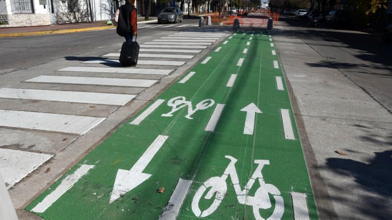 Con trabajos de pintura y demarcación ingresa en su recta final la bulevarización y bicisenda en altura