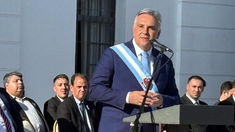 25 de Mayo: Llaryora pidió por la “unidad de los argentinos”
