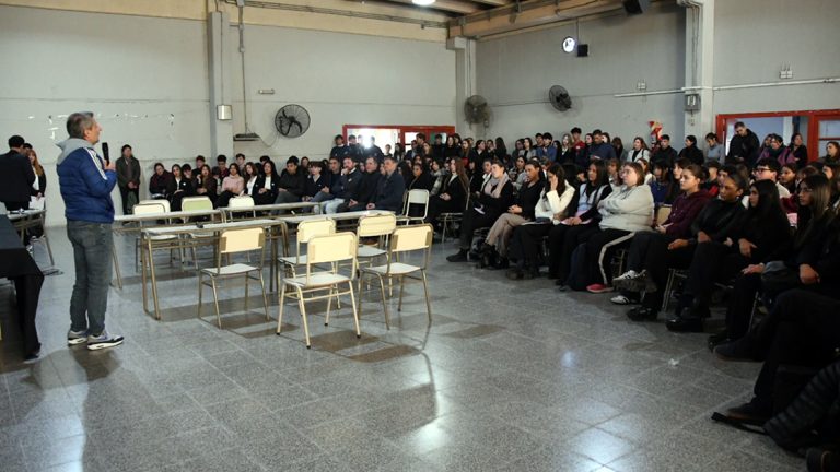 170 jóvenes participaron de la tercera edición de “San Francisco Debate”