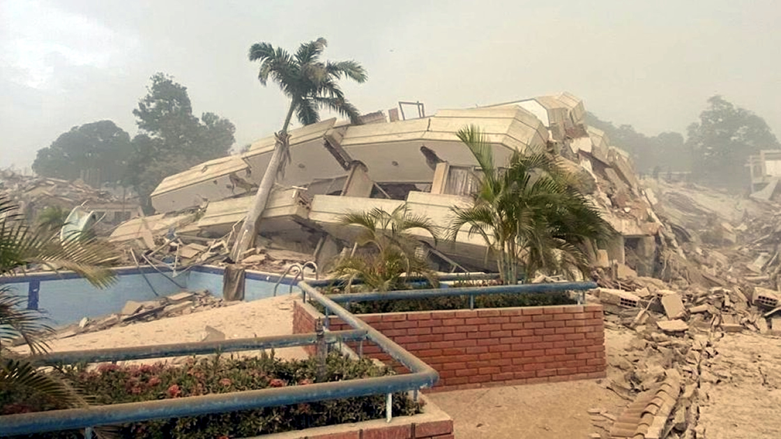 Dos destructivos terremotos sacudieron a Venezuela con un minuto de diferencia y causaron un colapso impactante