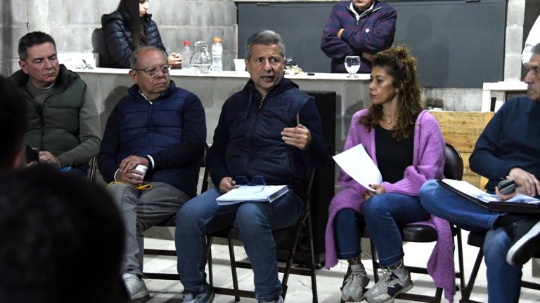 Bernarte se reunió con vecinos de barrio Sarmiento para analizar la realidad del sector